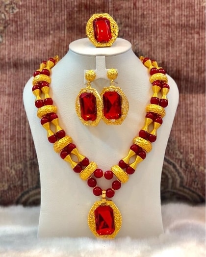 galam necklace with red pearl